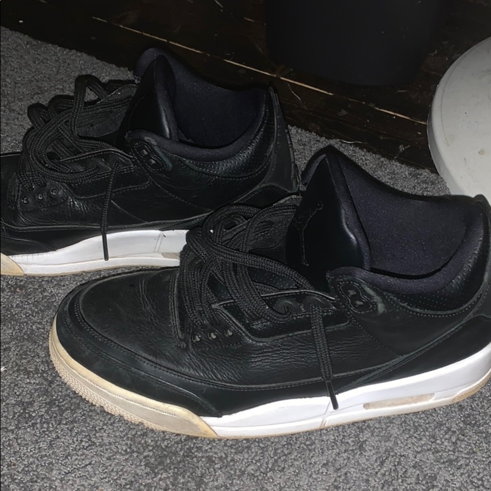 Retro 3s - Picture 2 of 3